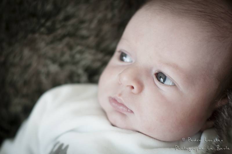 bébé concentré-photographe-la-baule-pedro-loustau