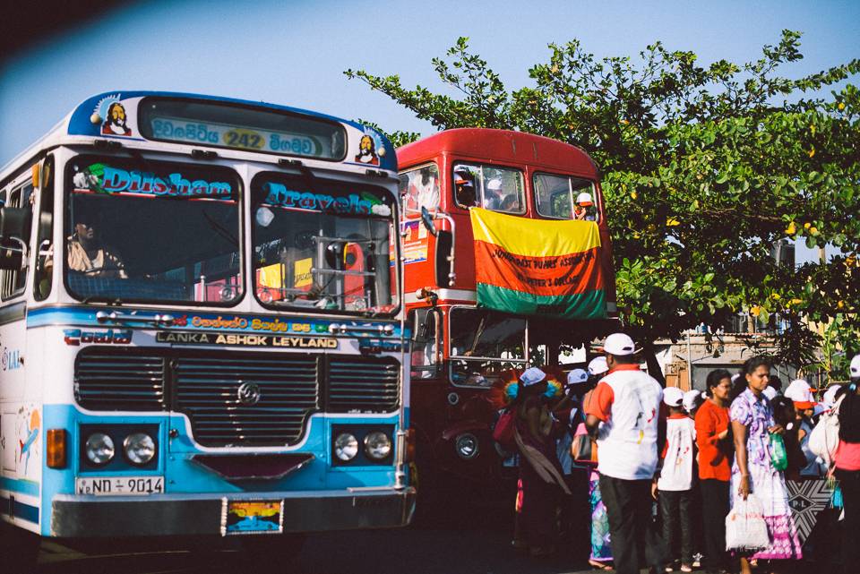 Sri Lankan Bus - photographe la baule - © Pedro Loustau 2014 - www.photographelabaule.com