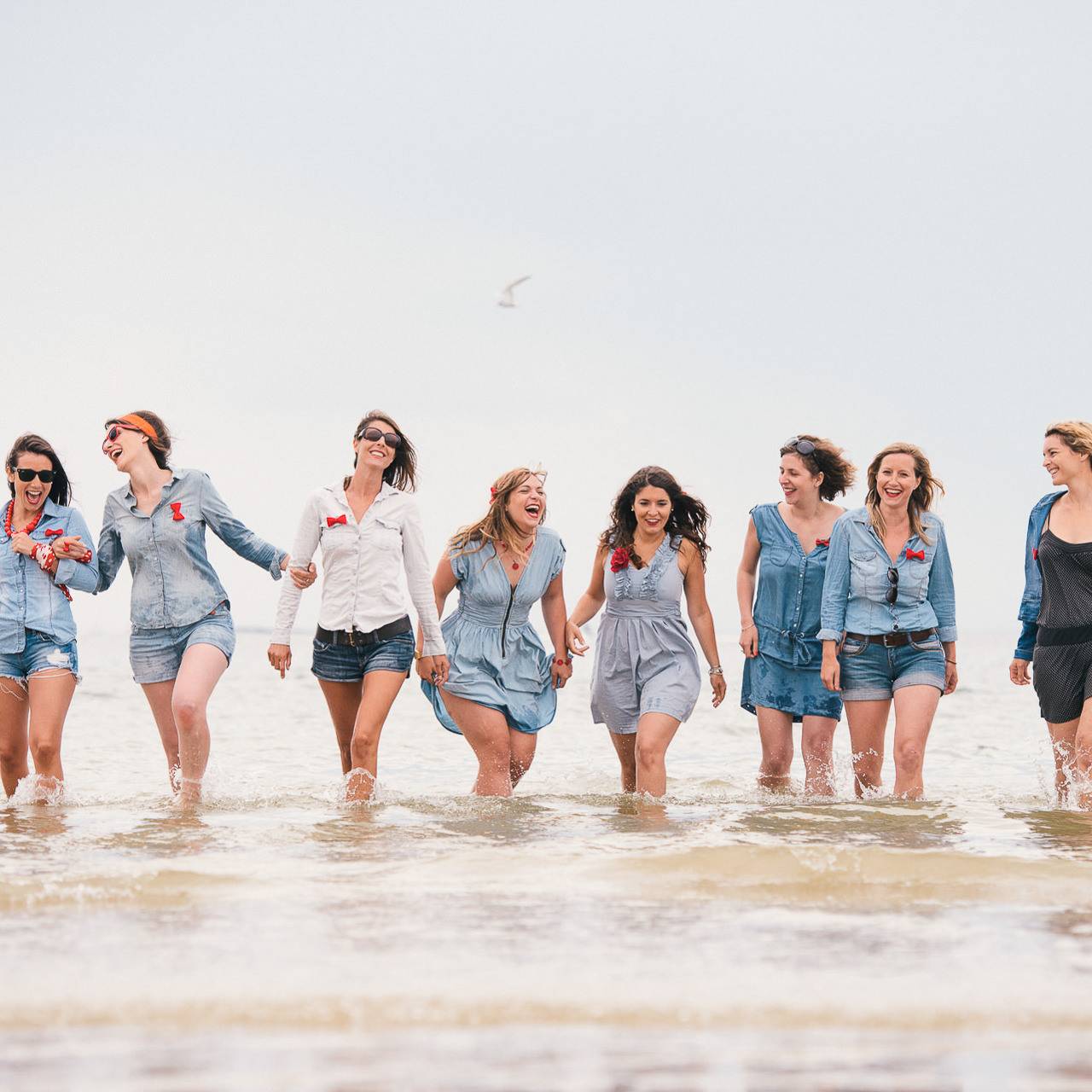 photographie EVJF à La Baule les pieds dans l'eau - photographe la baule